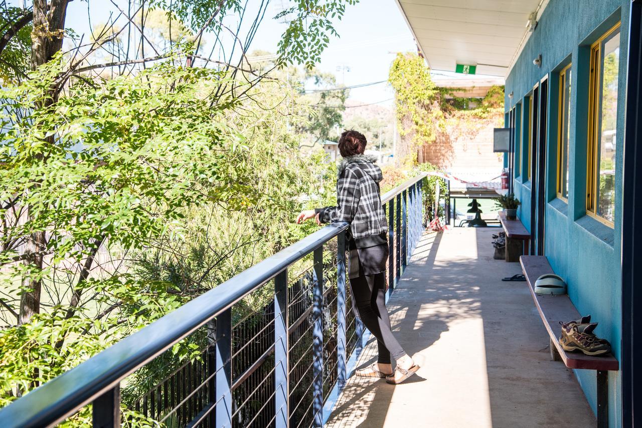 Jump Inn Alice Budget Accommodation Alice Springs Exterior photo